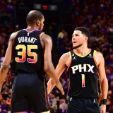Booker brilla con 47 dianas en victoria de Suns