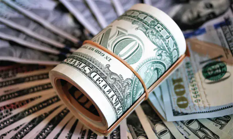 Dólar oficial cierra este martes en Bs. 35,57 y el paralelo en Bs. 37,40