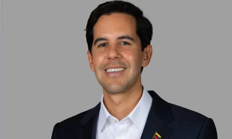 Oliver Blanco asume nuevo cargo en la Cancillería venezolana