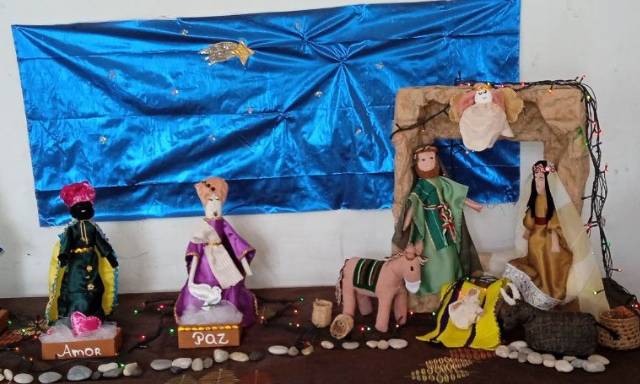Pesebres con muñecas de trapo se adueñan de la Casa de la Diversidad Cultural