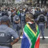Protestas antiinmigración en Sudáfrica dejan un muerto y más de 900 arrestos