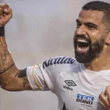 Rincón y Soteldo guiaron el triunfo de Santos ante Vasco