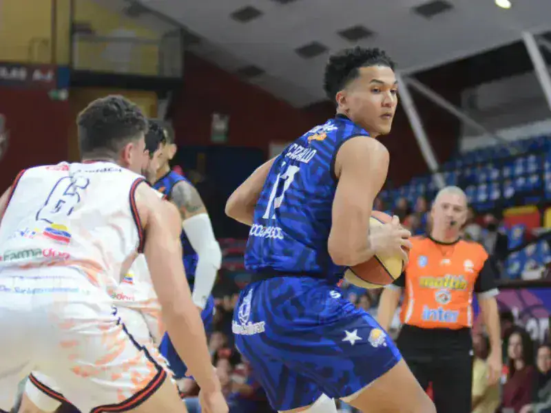 Gigantes sacó un agónico triunfo ante Cangrejeros