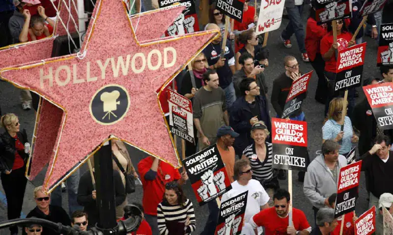 Famosos de Hollywood realizan subasta para ayudar afectados por la huelga
