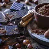 Oler chocolate negro aumenta repeticiones en entrenamiento de piernas