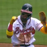 Ronald Acuña Jr. estafa la base 66 e iguala récord de Roger Cedeño