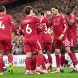 Jeff Bezos y Eduardo Saverin adquieren más del 30% del Liverpool