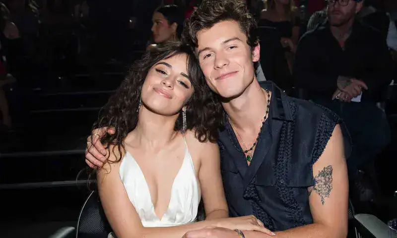 Captan a Camila Cabello y Shawn Mendes besándose en Coachella