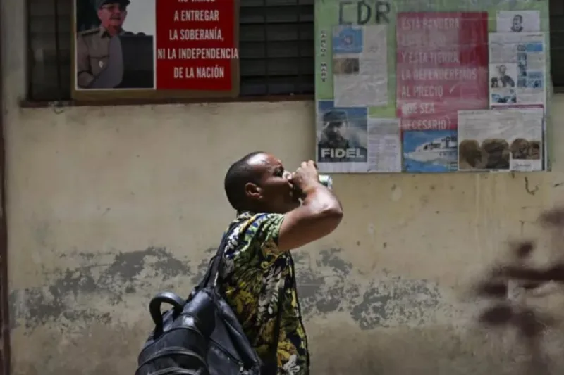 Cuba aprueba un paquete de reformas de libre mercado en medio de la crisis