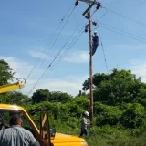 Corpoelec despliega mantenimiento en red eléctrica de Zulia