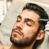 La piel masculina requiere cuidados específicos según la experta