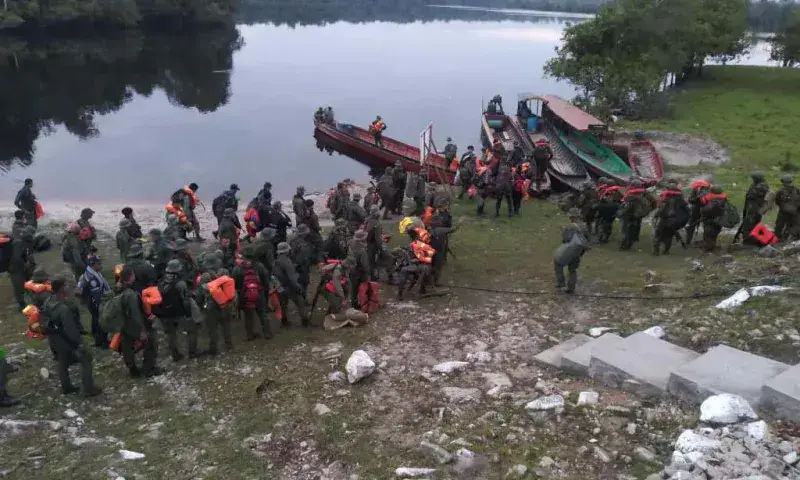 Más de 5.000 militares combaten "grupos multicrimen" en parques