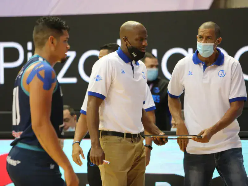 Maye y Ecker son los coaches del mes en la SPB