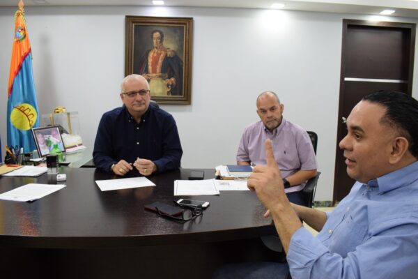 Gustavo Fernández recibió propuesta de Henry Ramírez de un plan para desechos sólidos