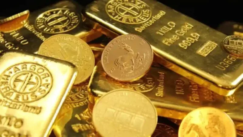 El oro cae con fuerza presionado por el dólar y las apuestas sobre la Fed