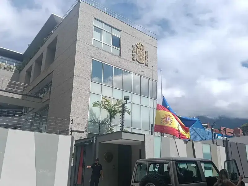 Embajada española evacuada tras terremoto en Caracas