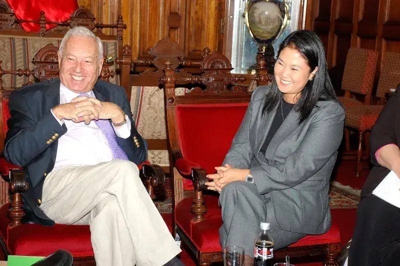 File:Keiko Fujimori e José Manuel García-Margallo em novembro de 2010.jpg