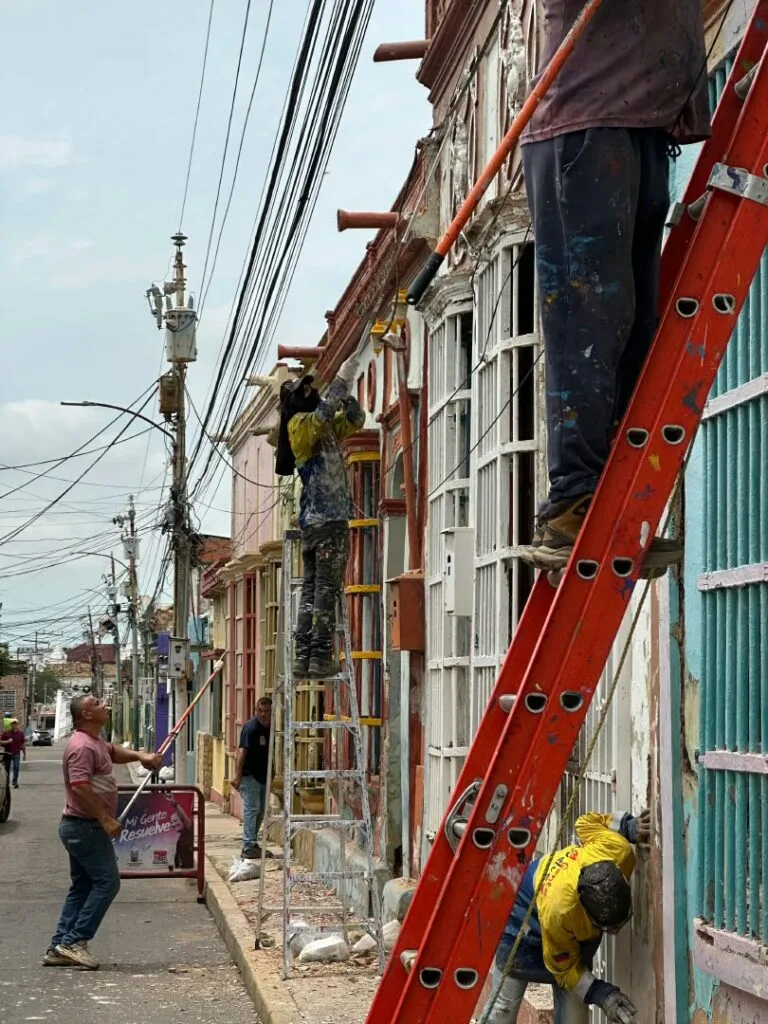 Inician rehabilitación de más de 62 fachadas en Santa Lucía