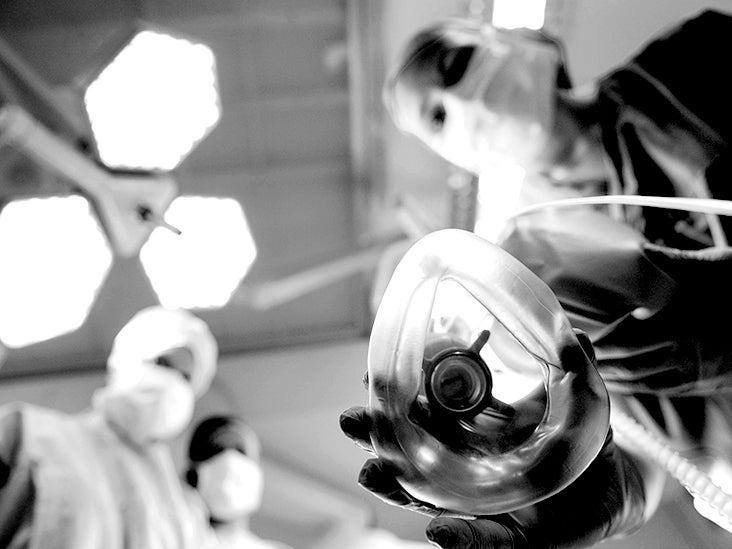 Not all cataract surgeries require anesthesiologists, researchers say