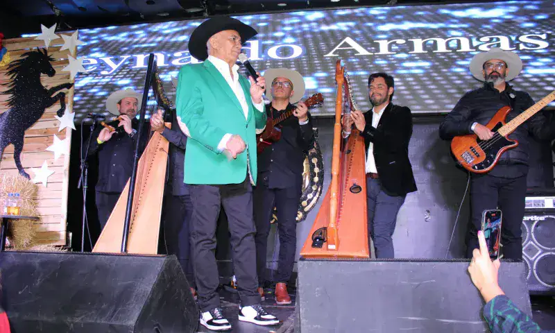 Reynaldo Armas se desmaya durante presentación en Apure