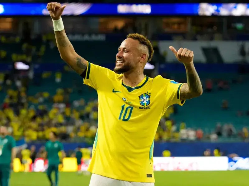 Neymar reapareció con Brasil tras casi tres años