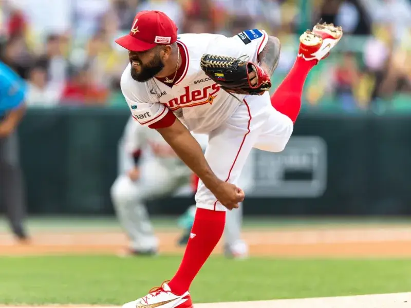Pedro Ávila brilla en Corea con seis entradas sin hits
