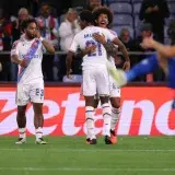 Crystal Palace golea 4-0 al Lech Poznan en su estreno europeo