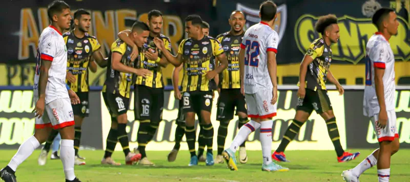 Táchira goleó a Inter de Barinas y extendió el invicto en el Clausura