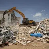 Siguen los trabajos entre escombros un mes después del sismo