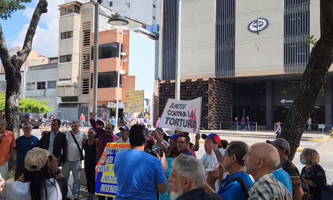 Piden a la Fiscalía investigar supuestas torturas a John Álvarez