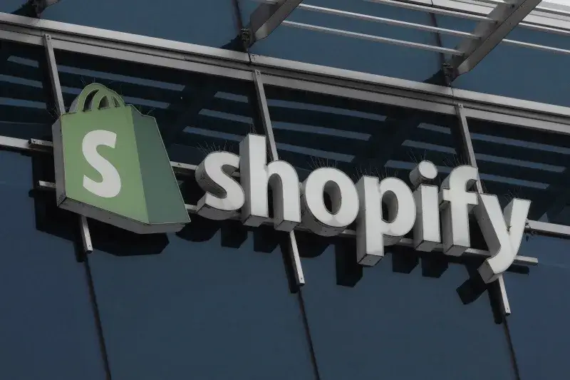 Shopify habilita el pago de compras mediante agentes de inteligencia