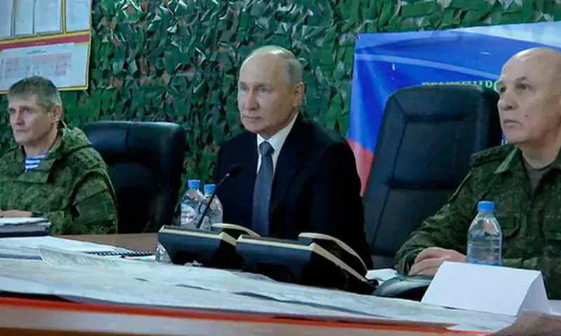 Putin visita cuarteles de las tropas rusas en los frentes de Jersón y Lugansk
