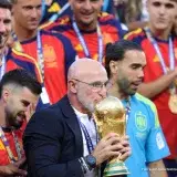 España domina la final y destaca el talento de Cam Schlittler