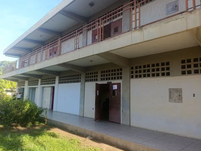 Escuelas de Cumaná inician clases sin revisión tras sismos