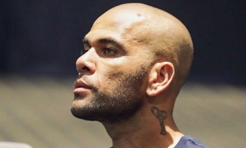 Alves pide de nuevo salir en libertad y aduce que las imágenes lo exculpan