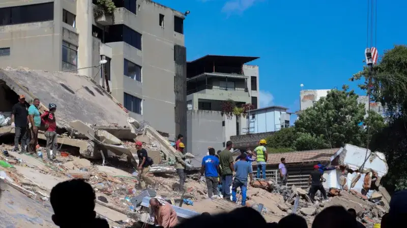 Venezuela centra el rescate tras los terremotos que dejaron 920 muertos y 3.360 heridos