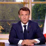 Macron dice que reforma es "necesaria" y propone nuevo pacto social