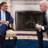Petro pide a Biden eliminar sanciones a Venezuela si hay avances electorales