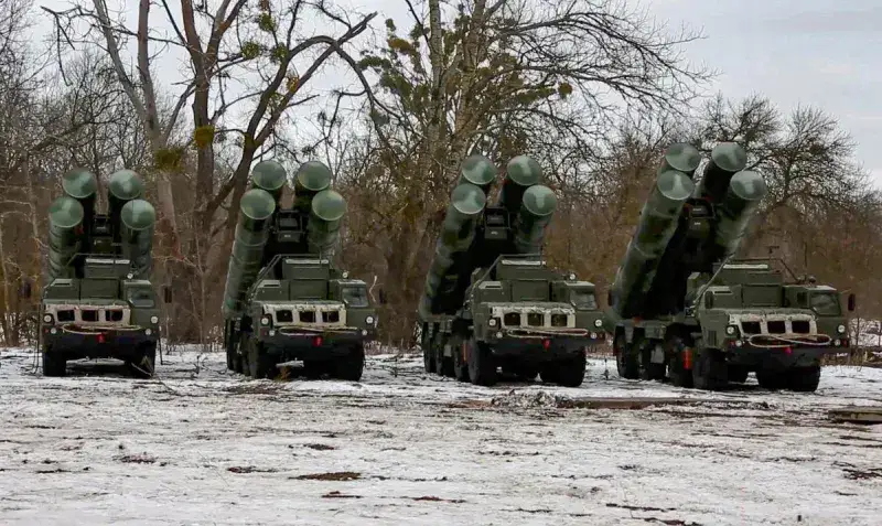Rusia refuerza sistemas de defensa antiaérea junto a frontera con Ucrania