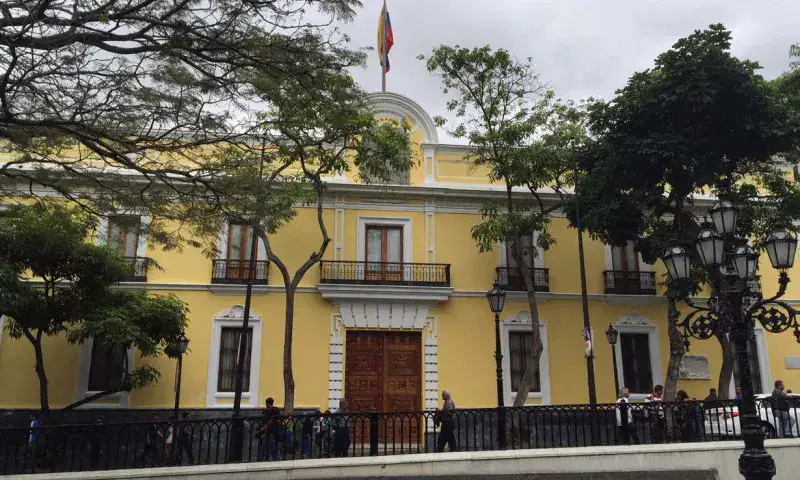 Gobierno denuncia ante la Celac actitud "imprudente" de Guyana
