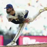 Milwaukee pone a Lance McCullers Jr. en la lista de transferibles
