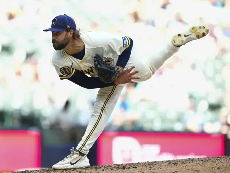 Milwaukee pone a Lance McCullers Jr. en la lista de transferibles