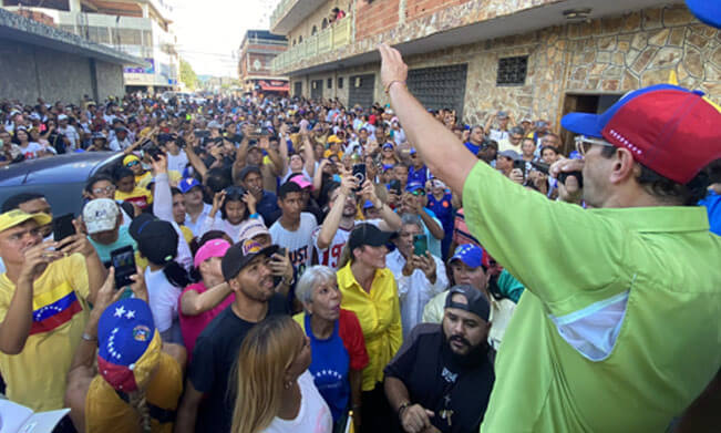Capriles asevera que el país no necesita un vengador sino "un constructor"