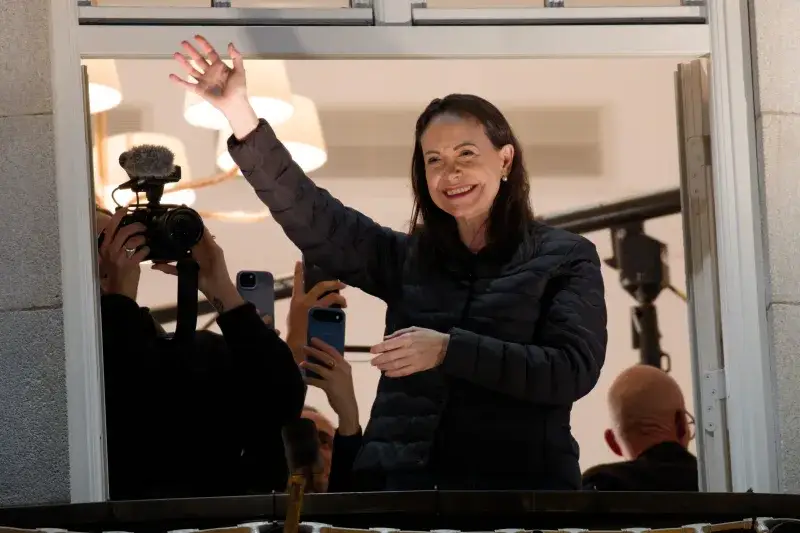 File:María Corina Machado balcony greeting during Nobel Week 2025 04.jpg