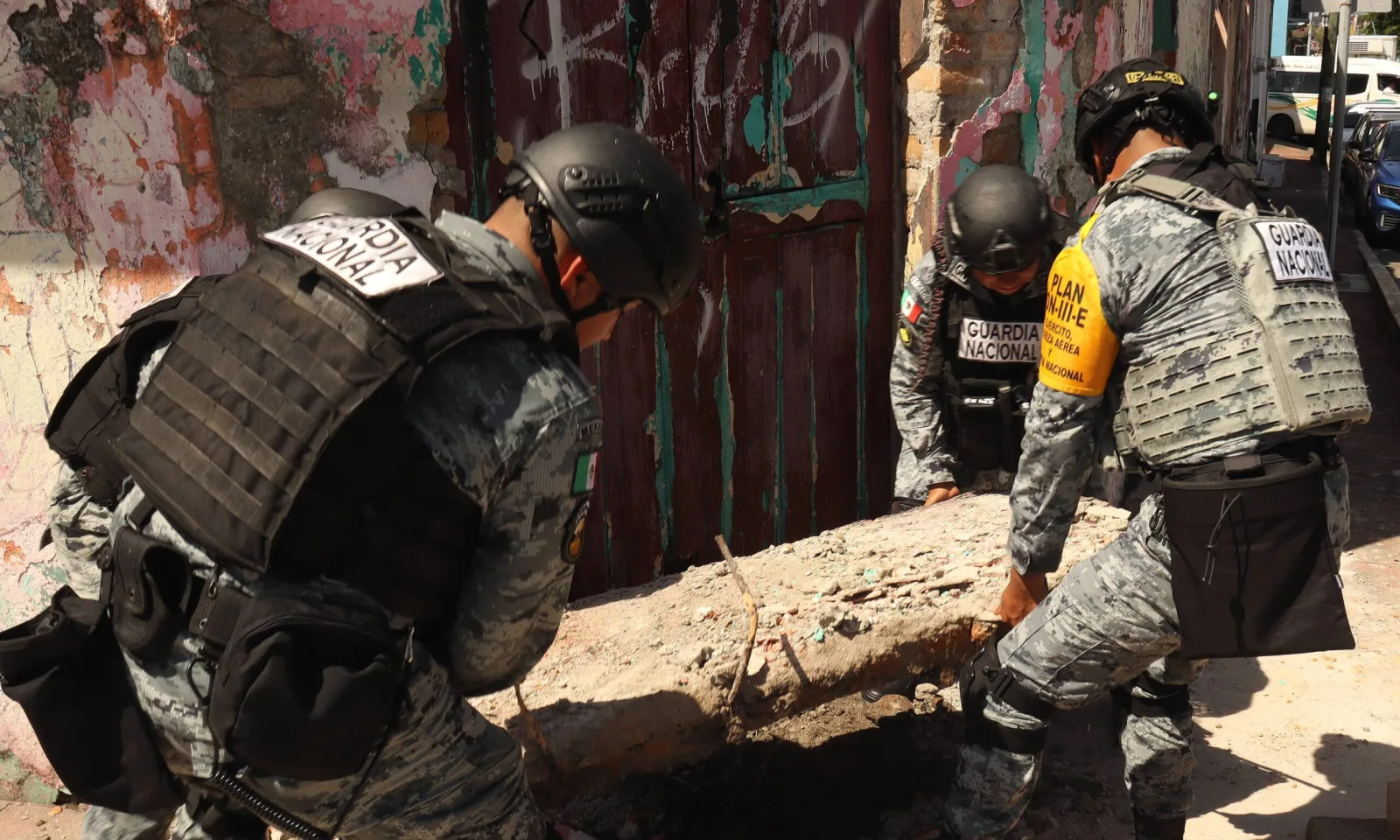 México evalúa daños tras sismo de 7,4 y alerta de tsunami