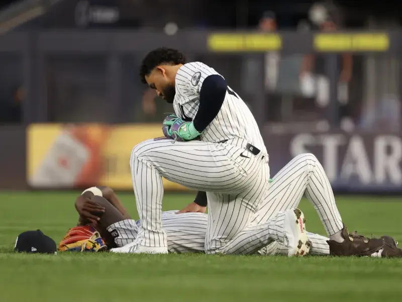 Chisholm Jr. abandona el juego tras fuerte choque con Domínguez en Detroit