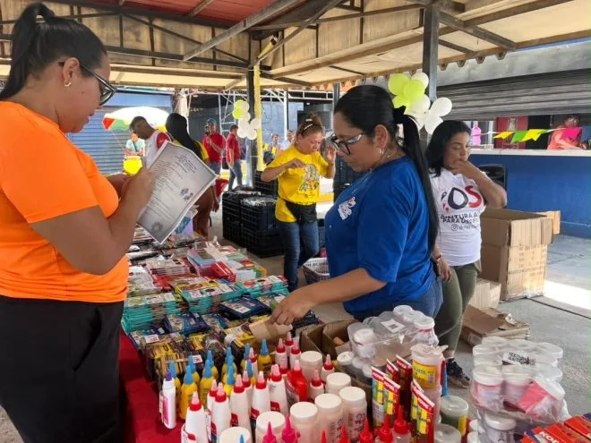 Feria escolar en Cabimas ofrece útiles y uniformes solidarios